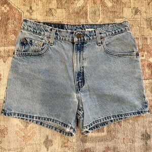 Vintage Levi’s 551 Relaxed Fit Jean Shorts